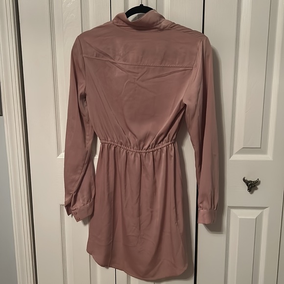 Blush pink satin dress - Picture 2 of 3